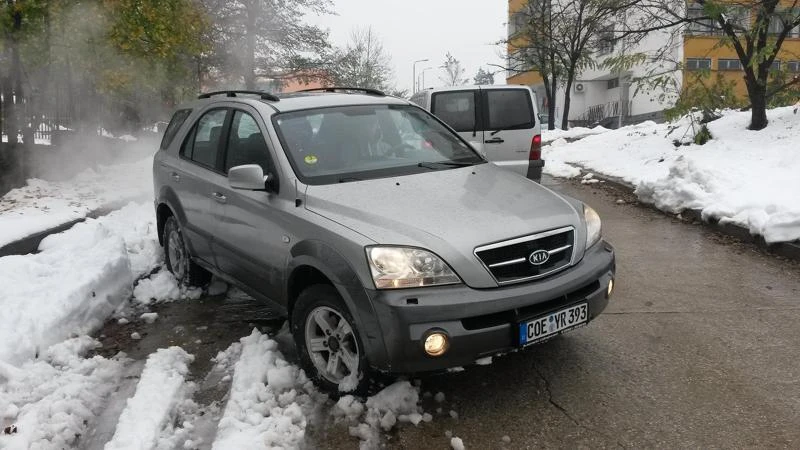 Kia Sorento 2.5CRDI, снимка 2 - Автомобили и джипове - 46834036