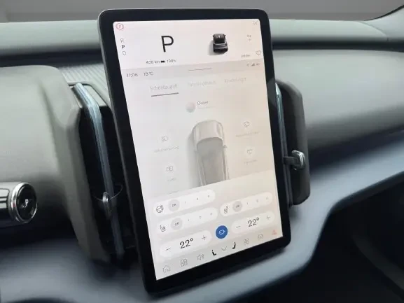 Volvo EX30 Cross Country = Ultra = Heat Pump Гаранция, снимка 10 - Автомобили и джипове - 53591765