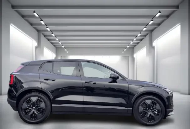 Volvo EX30 Cross Country = Ultra = Heat Pump Гаранция, снимка 4 - Автомобили и джипове - 53591765