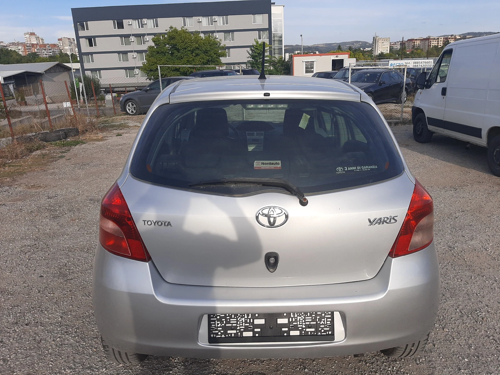 Toyota Yaris 1.3VVTI - изображение 4