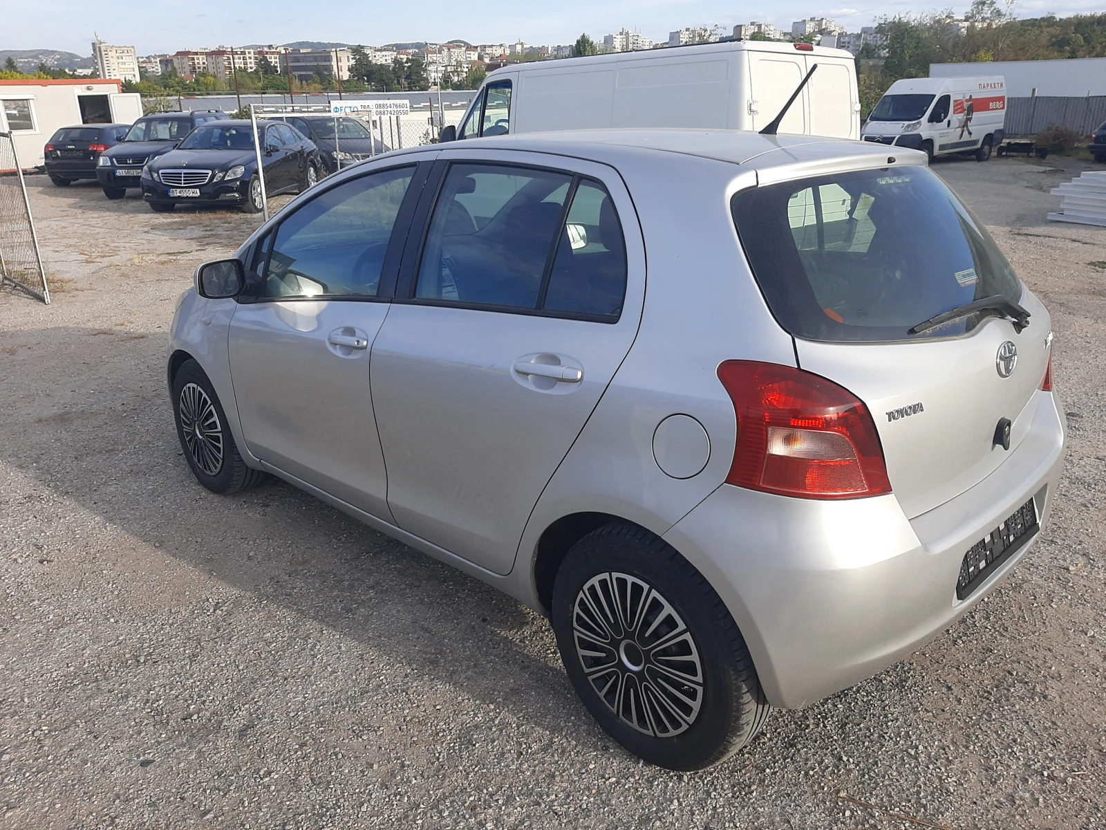 Toyota Yaris 1.3VVTI - изображение 5