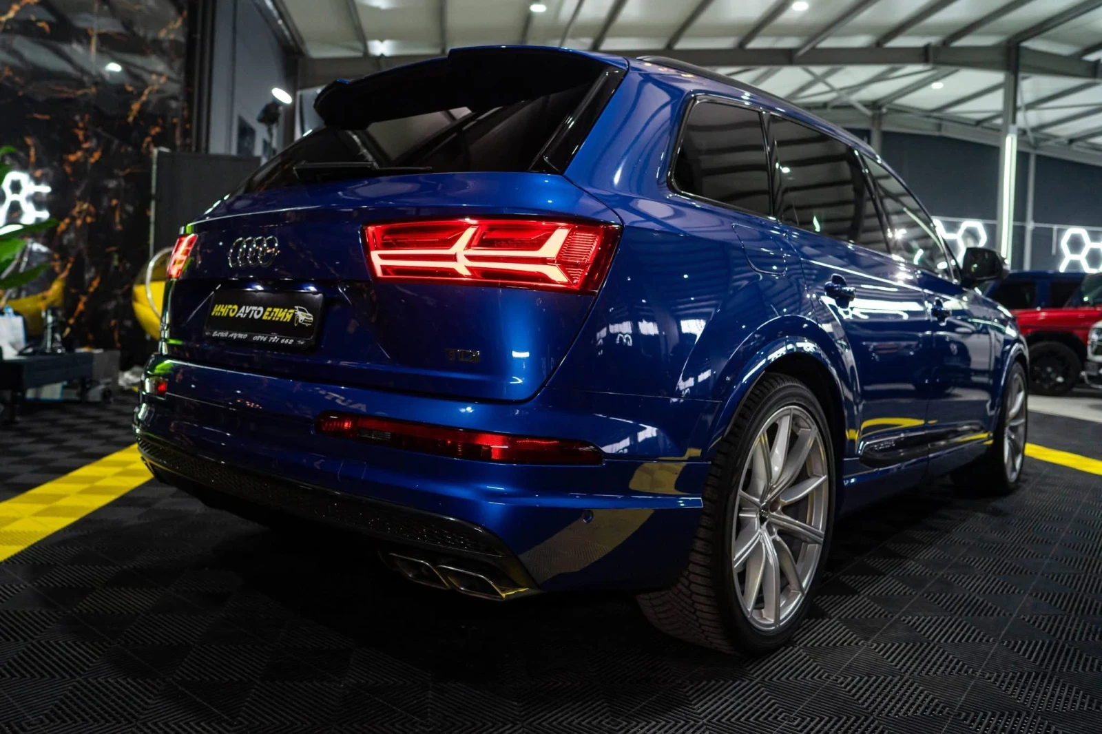 Audi SQ7 4.0 V8 MATRIX CARBON ПАНО HUD BOSE ЛИЗИНГ 100%, снимка 10 - Автомобили и джипове - 54381154