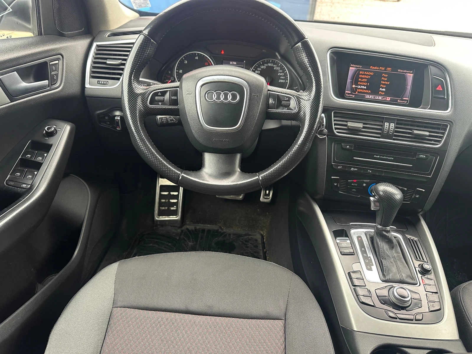 Audi Q5 2.0 TDI, снимка 10 - Автомобили и джипове - 54632860