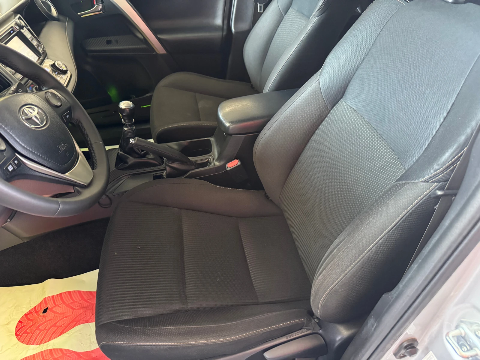 Toyota Rav4 2.0 D4D , снимка 7 - Автомобили и джипове - 55610572
