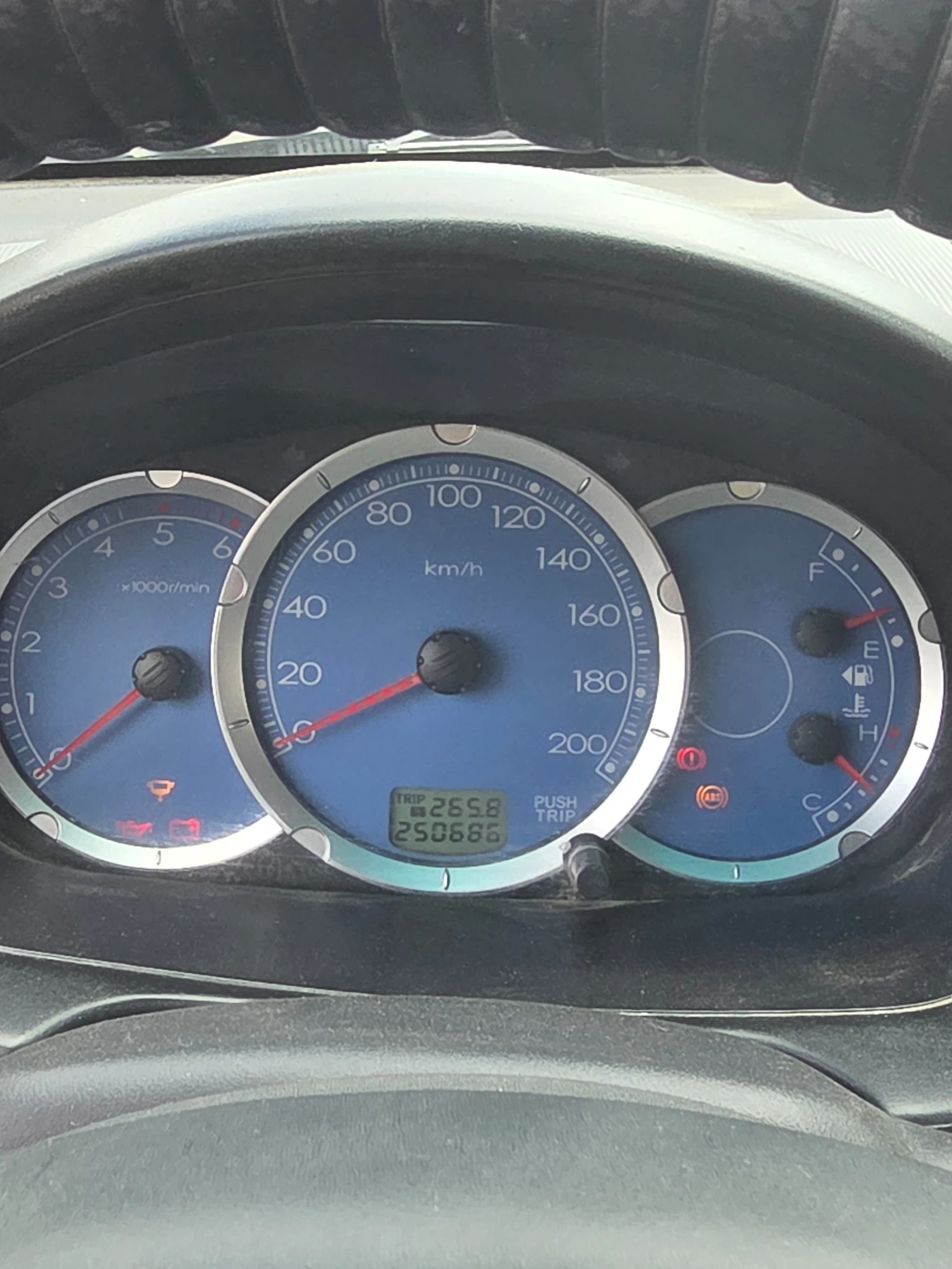 Mitsubishi L200, снимка 11 - Автомобили и джипове - 55705154