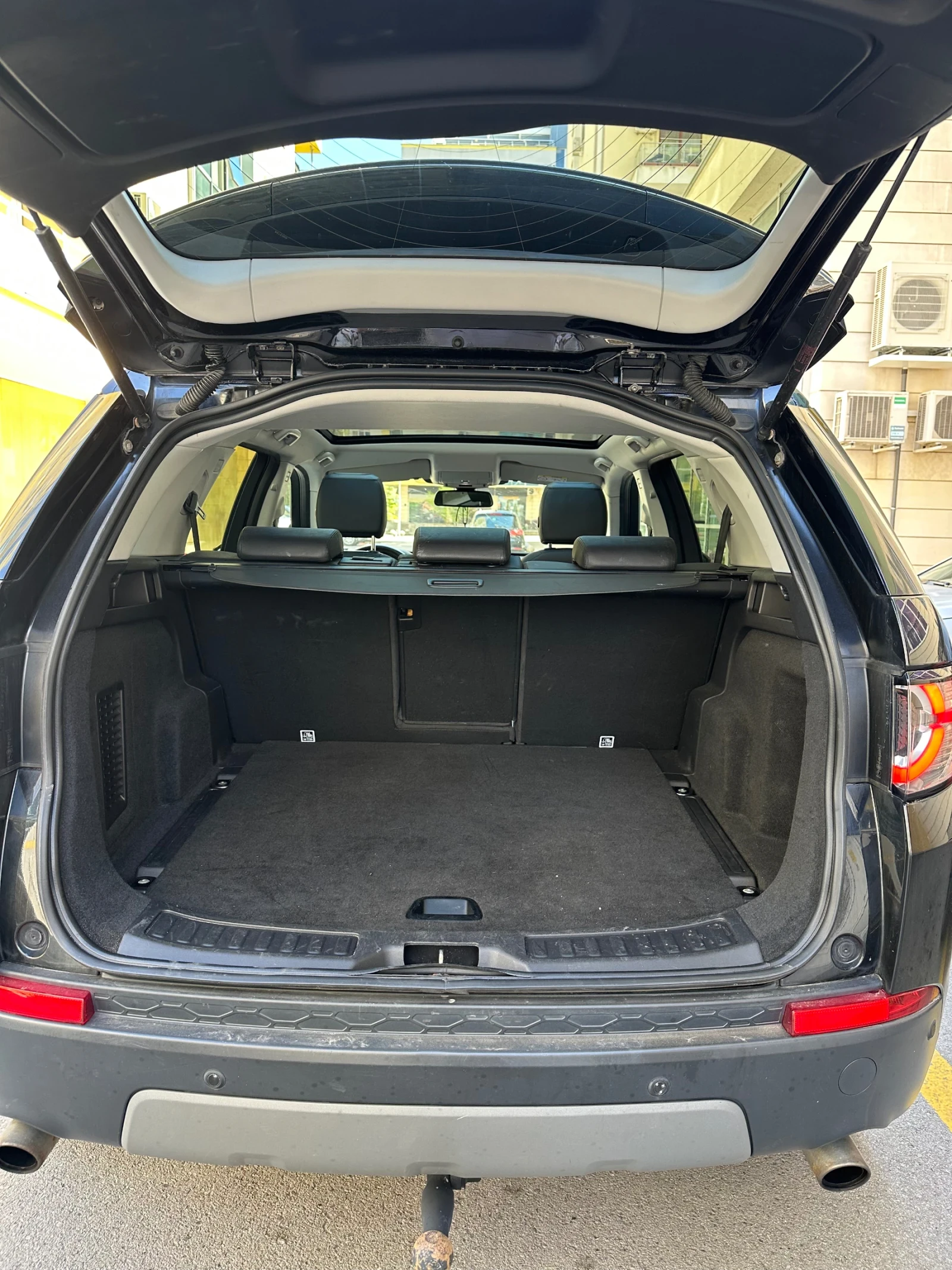 Land Rover Discovery Sport, снимка 8 - Автомобили и джипове - 56081930
