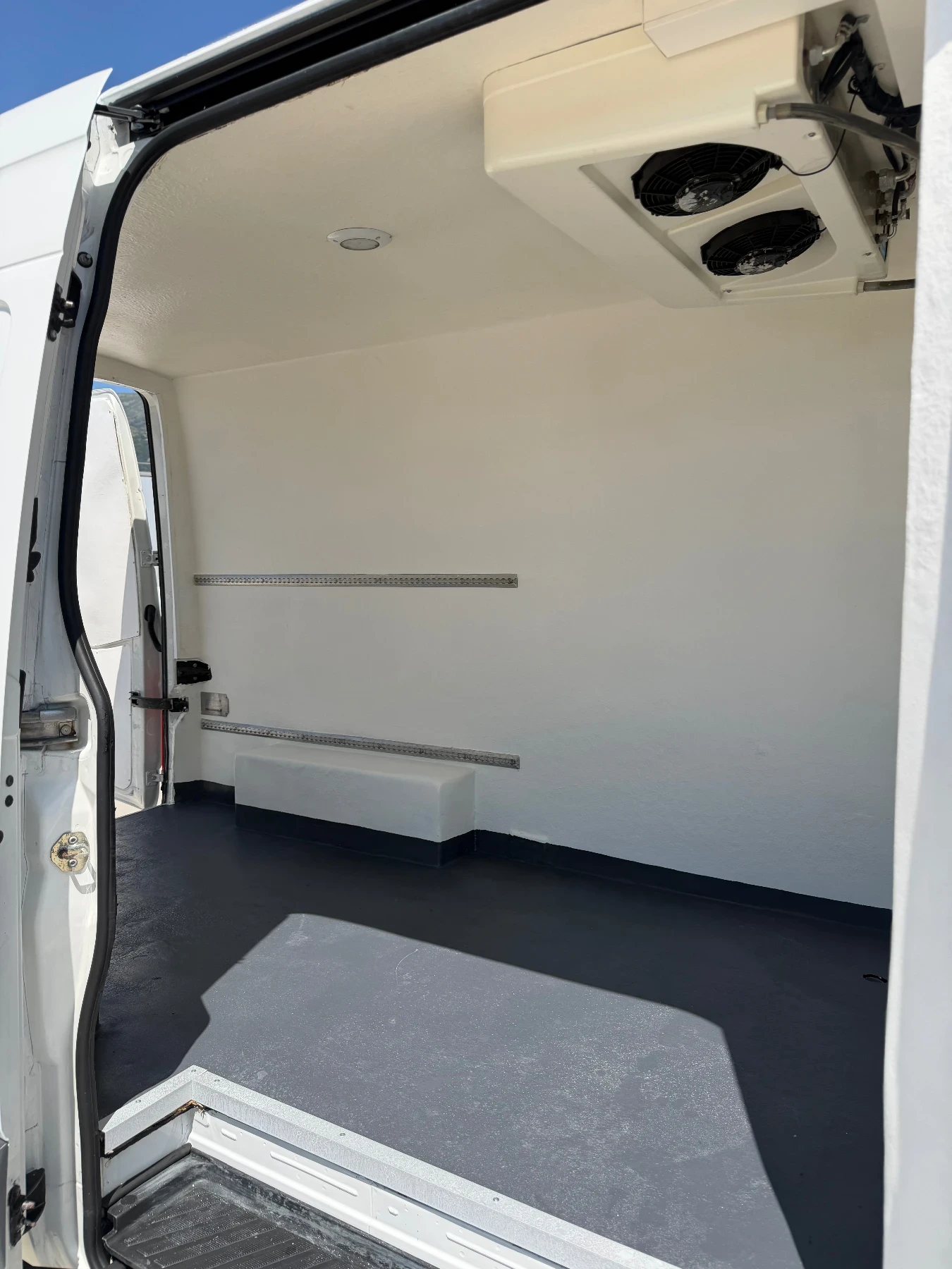 VW Crafter ХЛАДИЛЕН/ЛИЗИНГ/, снимка 4 - Бусове и автобуси - 55476780