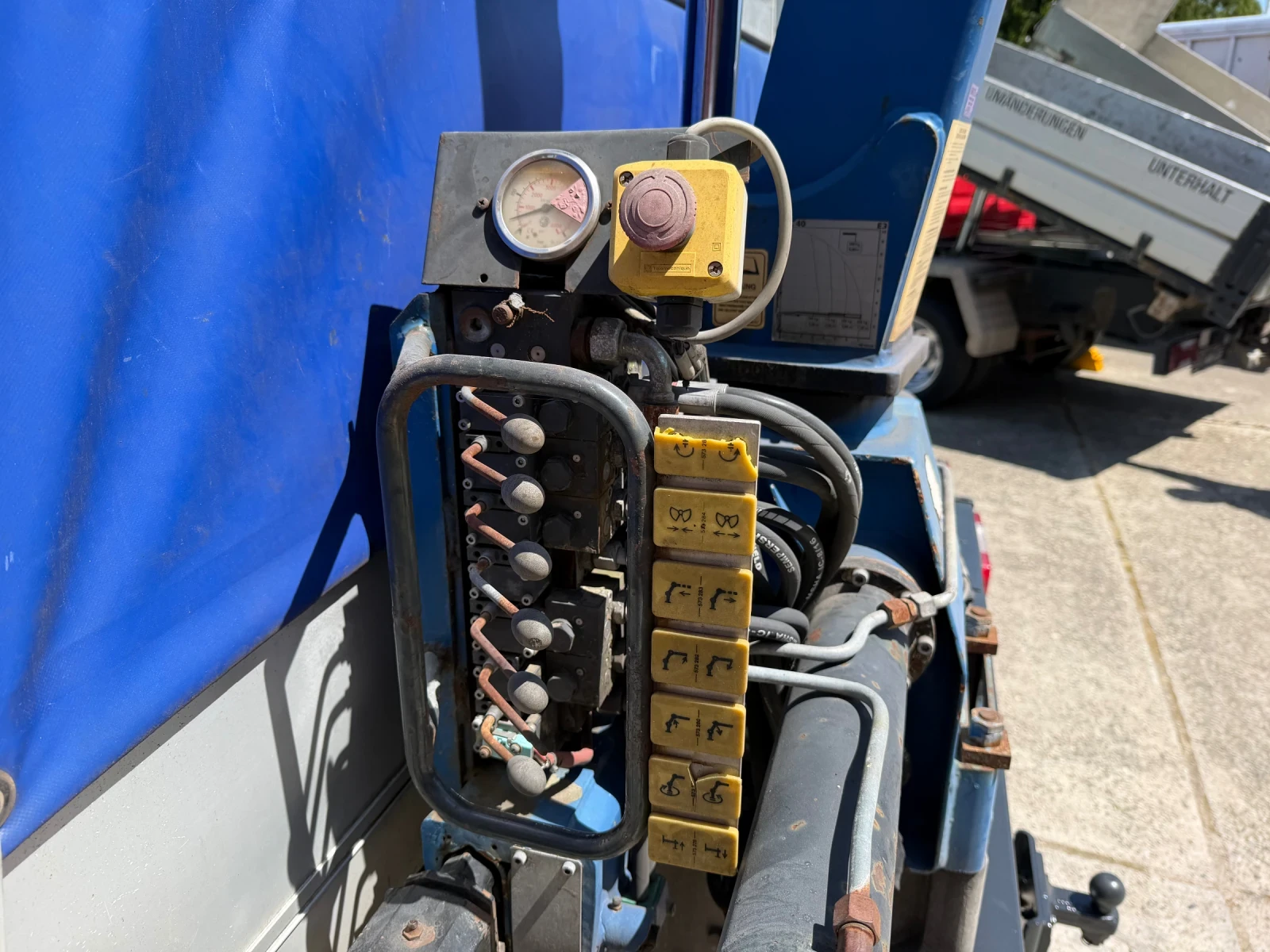 Iveco Daily 3.0HPI* 35C18 + Кран Irontech 40, снимка 6 - Камиони - 54342611