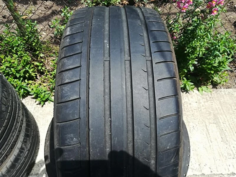 Гуми Летни 245/40R20, снимка 1 - Гуми и джанти - 21670946