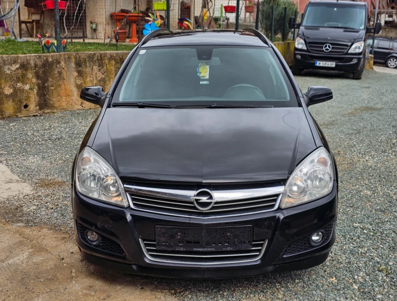 Opel Astra 1.9CDTI Нави * Фейс, снимка 2 - Автомобили и джипове - 49549788