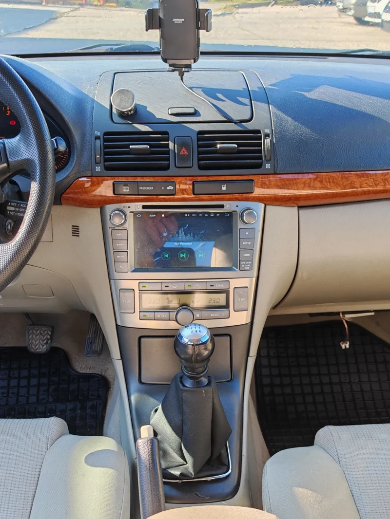 Toyota Avensis 2.2d4d, снимка 8 - Автомобили и джипове - 52678310