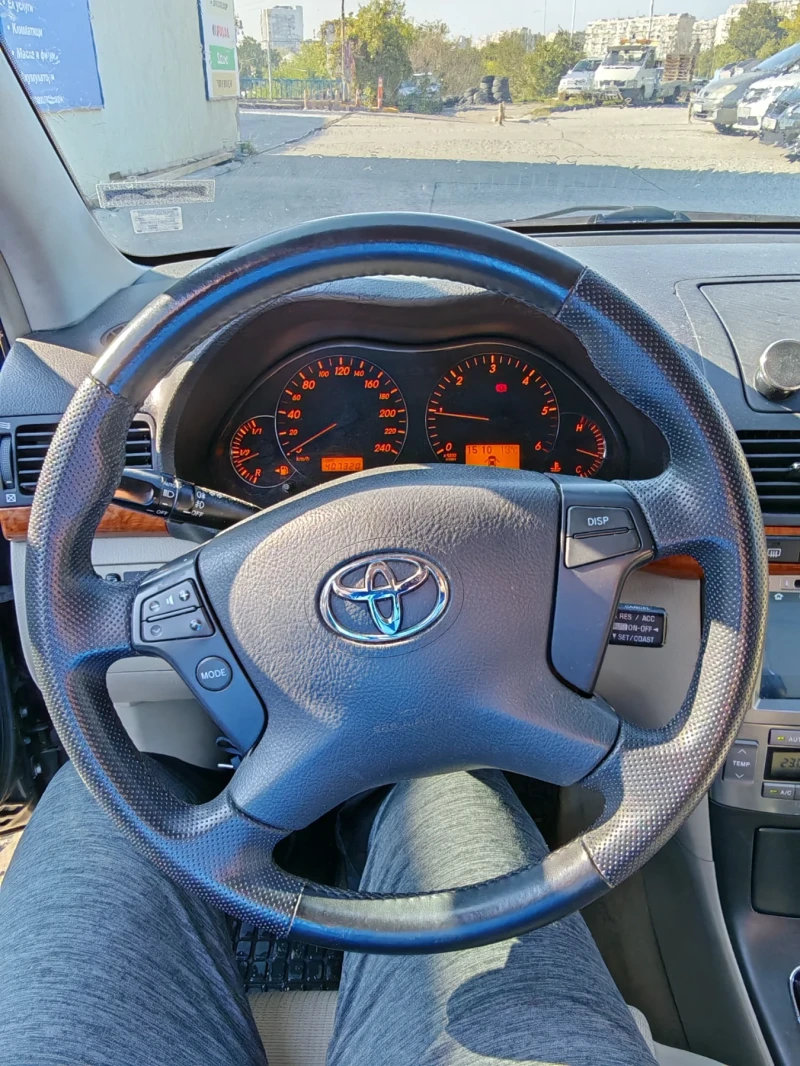 Toyota Avensis 2.2d4d, снимка 10 - Автомобили и джипове - 52678310
