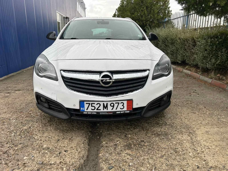 Opel Insignia Country Tourer 2.0 CDTI Automatic TOP! Обслужена! , снимка 4 - Автомобили и джипове - 51960602