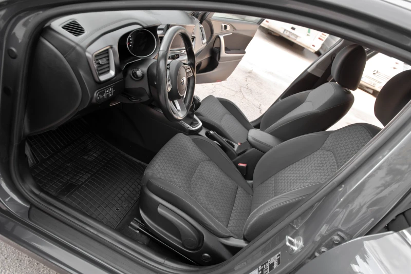 Kia Ceed 1.6 CRDi - NAVIGATION - LED - СЕРВИЗНА ИСТОРИЯ - , снимка 9 - Автомобили и джипове - 52033042