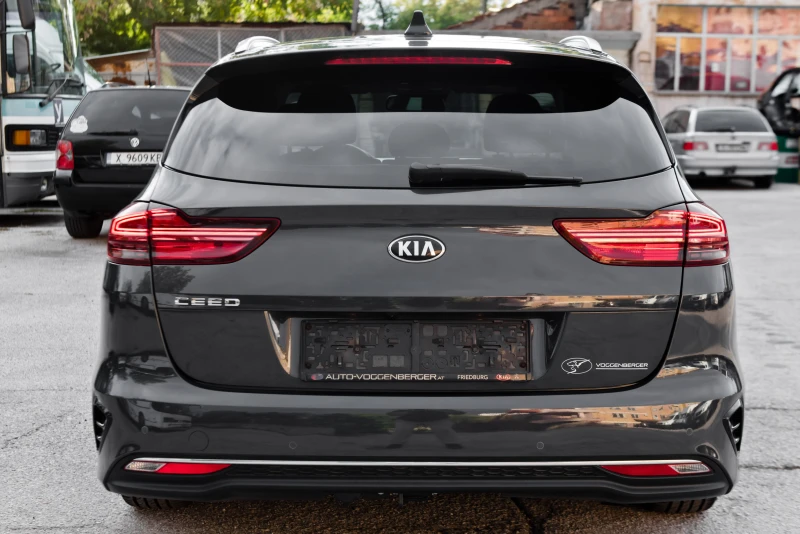 Kia Ceed 1.6 CRDi - NAVIGATION - LED - СЕРВИЗНА ИСТОРИЯ - , снимка 6 - Автомобили и джипове - 52033042