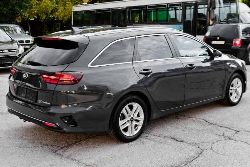 Kia Ceed 1.6 CRDi - NAVIGATION - LED - СЕРВИЗНА ИСТОРИЯ - , снимка 7 - Автомобили и джипове - 52033042