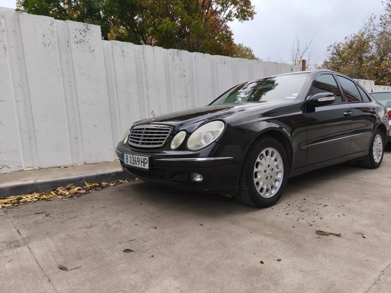 Mercedes-Benz E 200, снимка 3 - Автомобили и джипове - 52343498