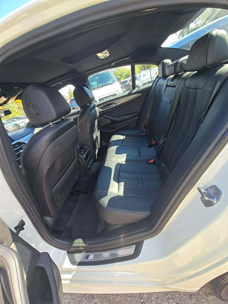 BMW 530 I / M-PACK / XDRIVE / HARMAN / ПОДГРЕВИ / , снимка 10 - Автомобили и джипове - 52655095