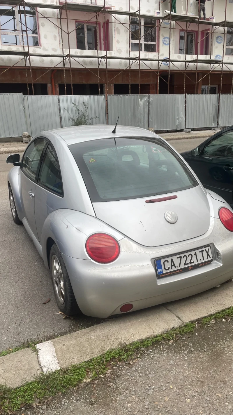 VW New beetle 2.0, снимка 2 - Автомобили и джипове - 52709357