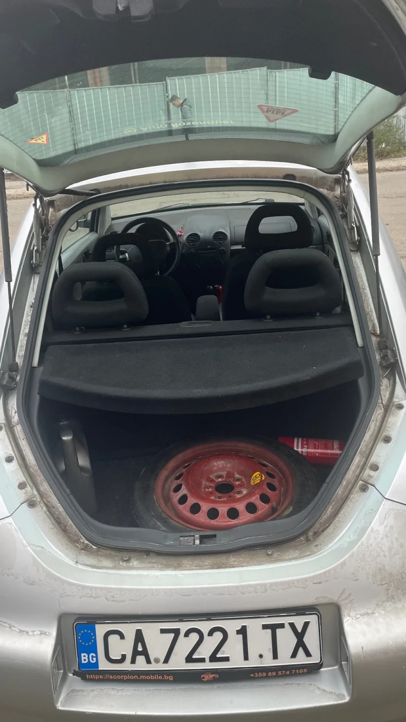 VW New beetle 2.0, снимка 6 - Автомобили и джипове - 52709357
