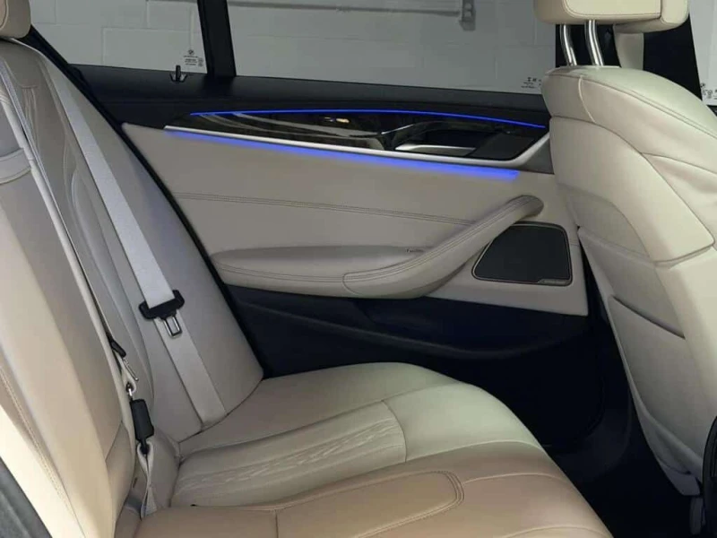 BMW 530 * 530i xDrive M SPORT| NAVI| BACKUP| SUNROOF * CAR, снимка 16 - Автомобили и джипове - 53526998