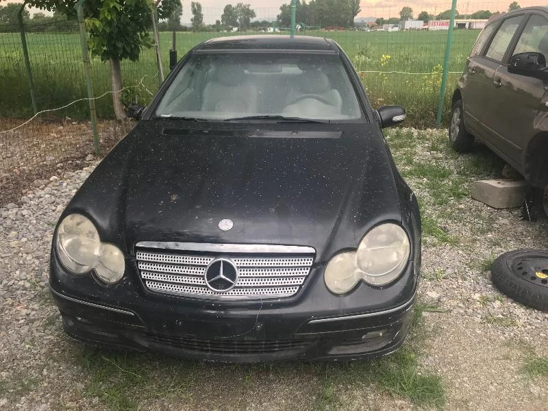 Mercedes-Benz C 220 2.2 CDTI, снимка 2 - Автомобили и джипове - 38359932