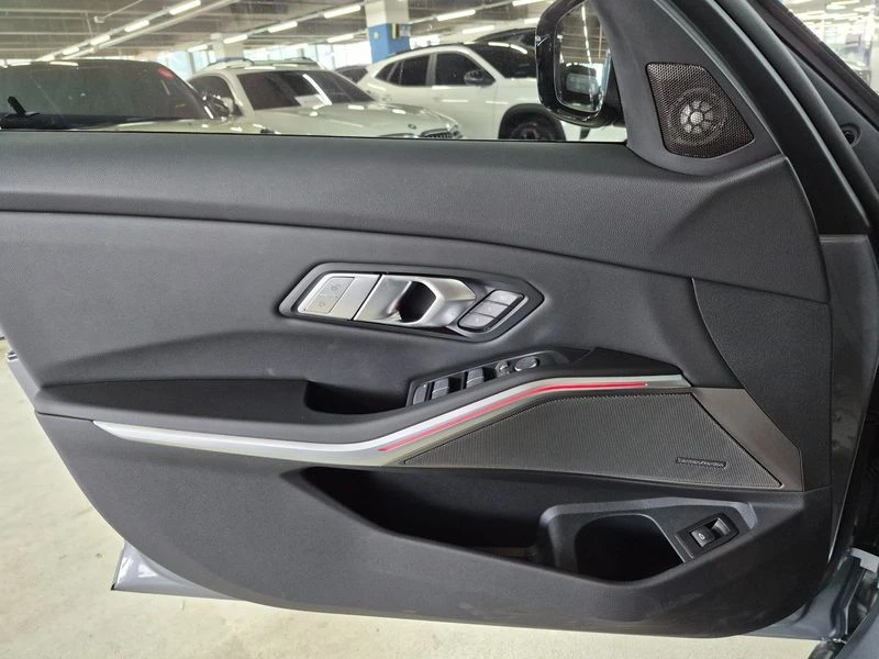 BMW 320 320I M Sports, снимка 12 - Автомобили и джипове - 55963488