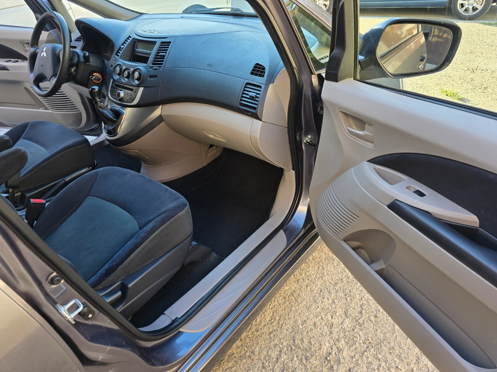Mitsubishi Grandis 2.4 | Mobile.bg — изображение 11