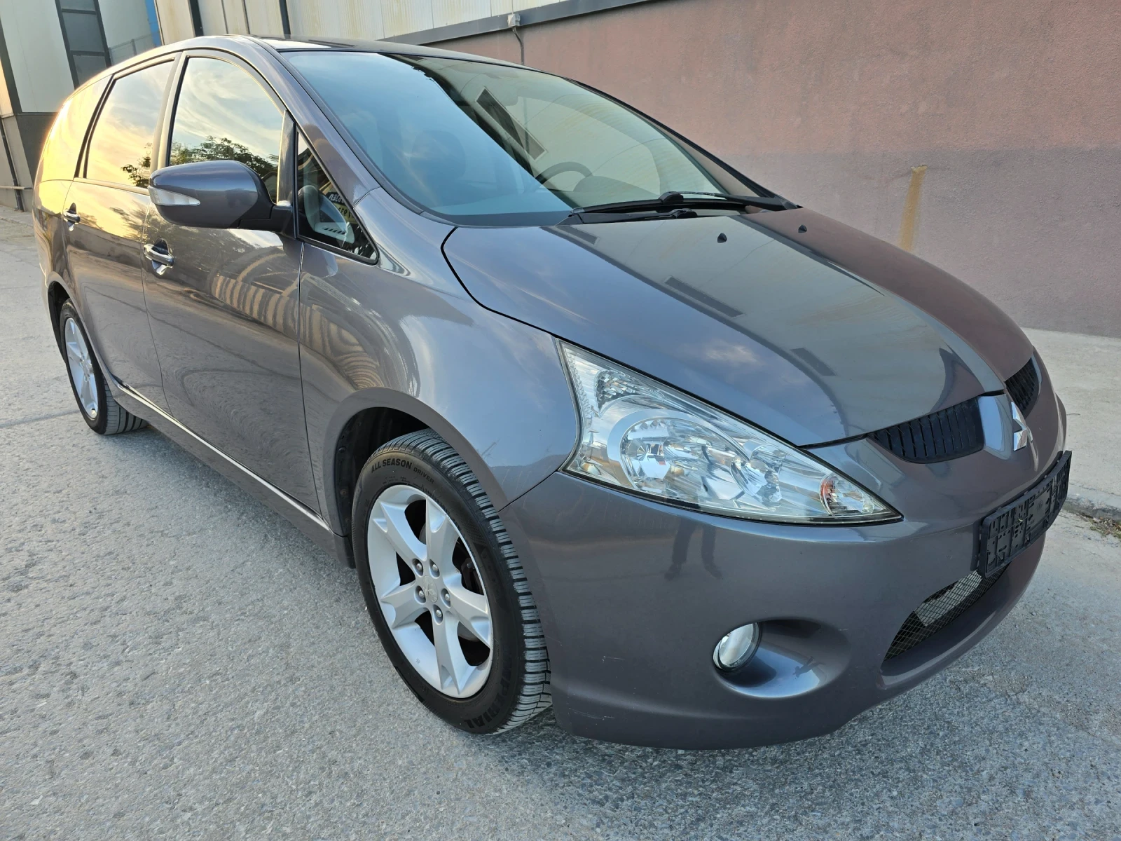 Mitsubishi Grandis 2.4 - изображение 4