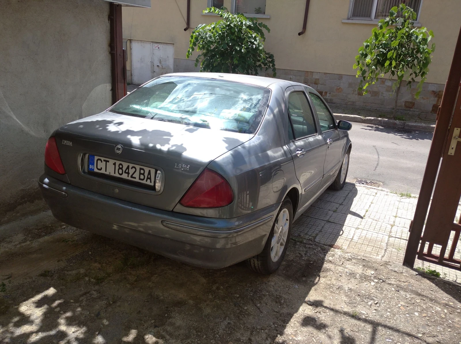 Lancia Lybra 1.9 JTD - изображение 6