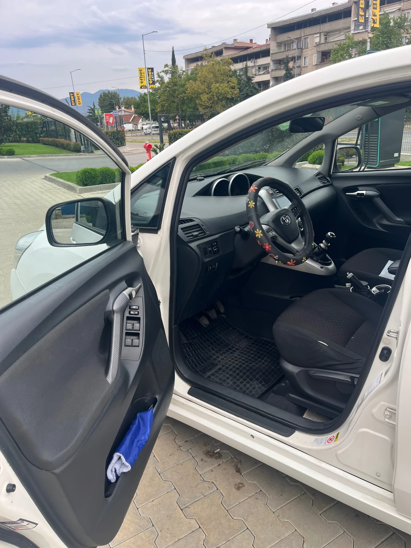 Toyota Corolla verso D4D - изображение 10
