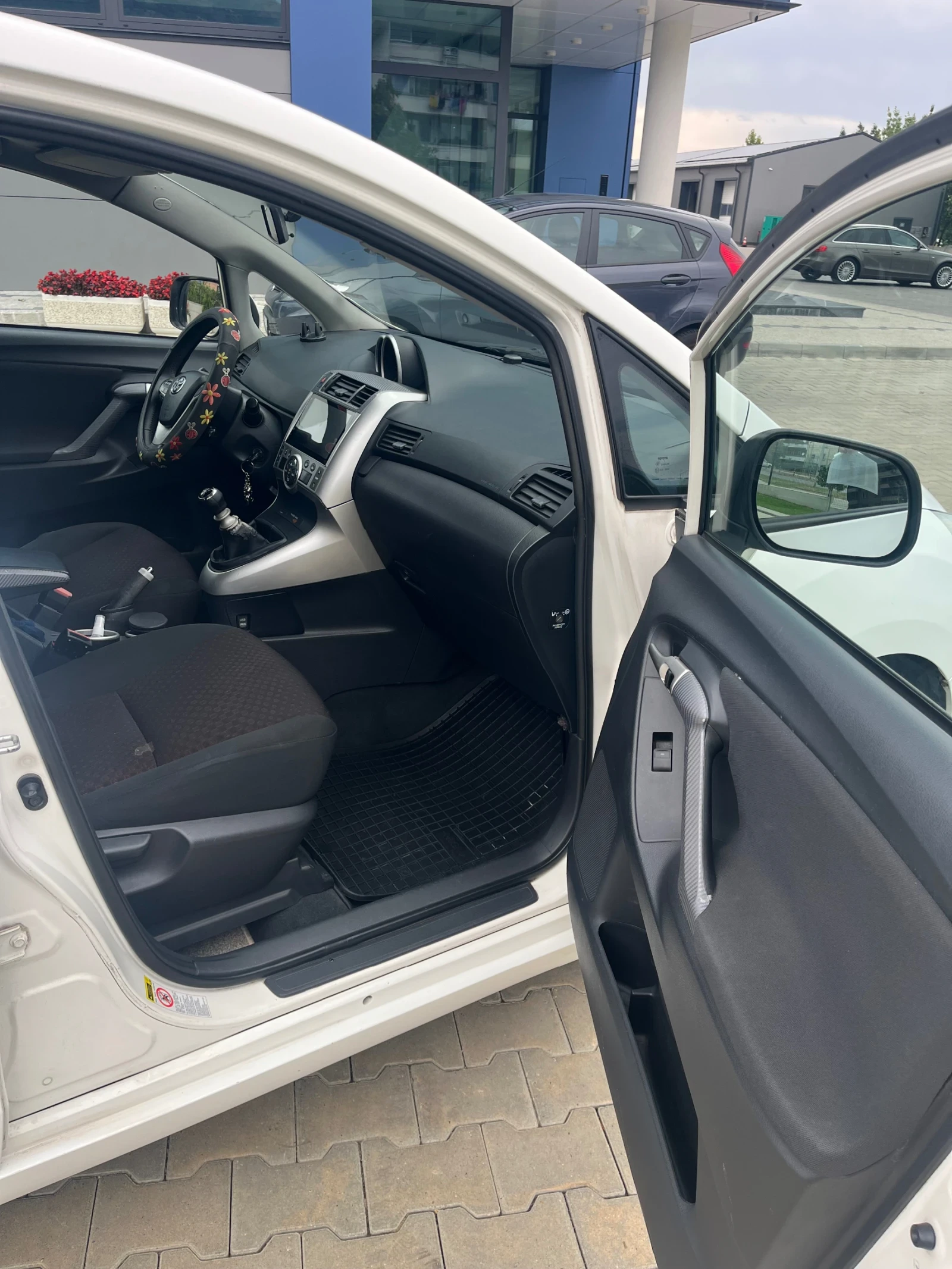Toyota Corolla verso D4D - изображение 7