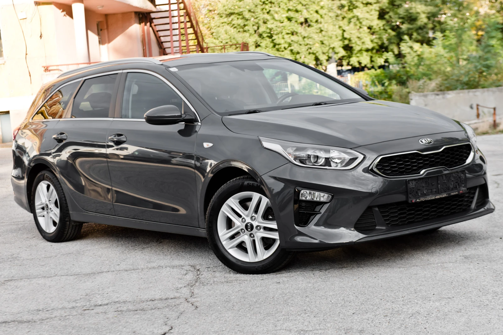 Kia Ceed 1.6 CRDi - NAVIGATION - LED -   -  | Mobile.bg   1