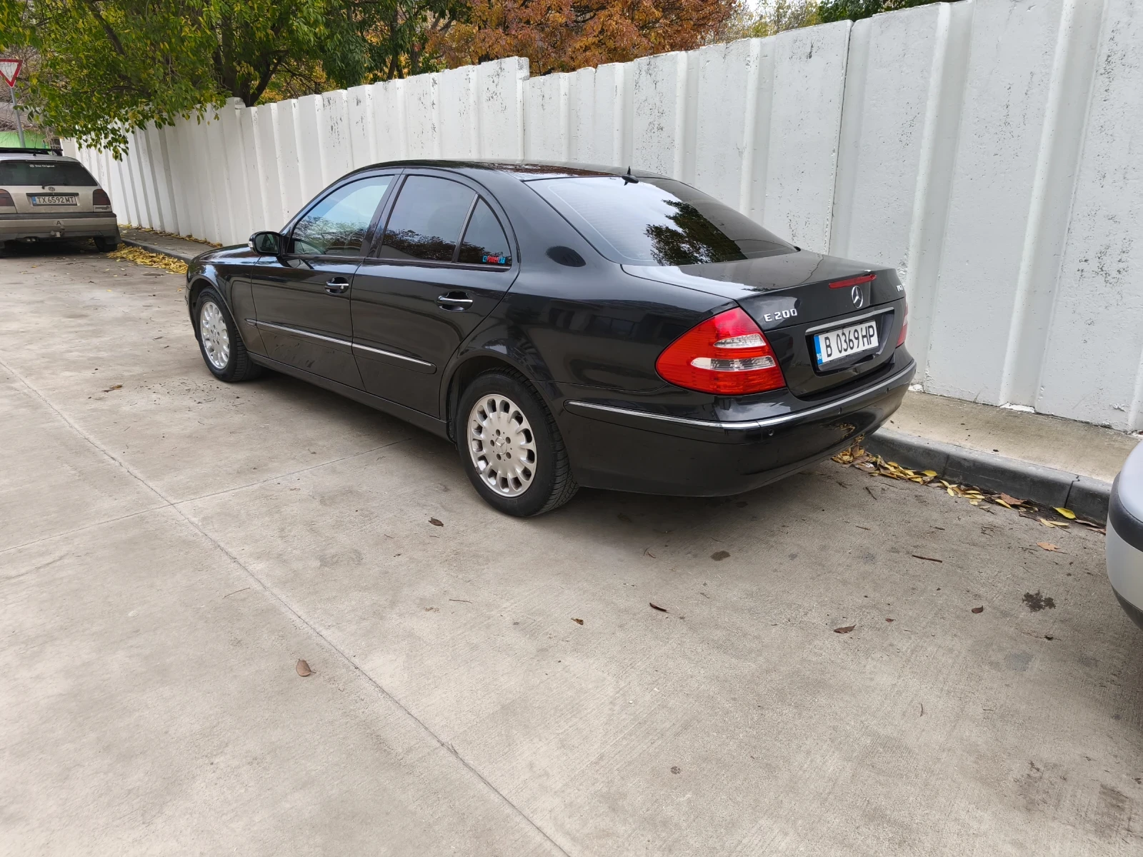 Mercedes-Benz E 200  - изображение 4