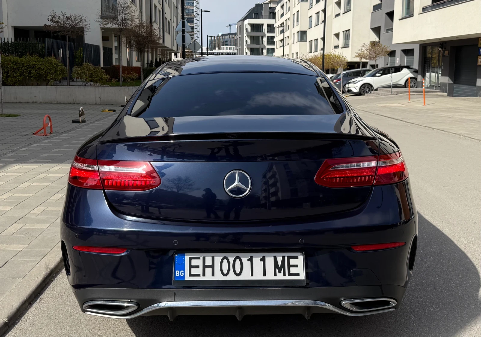 Mercedes-Benz E 220 AMG * Pano * BURMESTER * SOFTCLOSE * DISTRINIC * , снимка 4 - Автомобили и джипове - 55050895