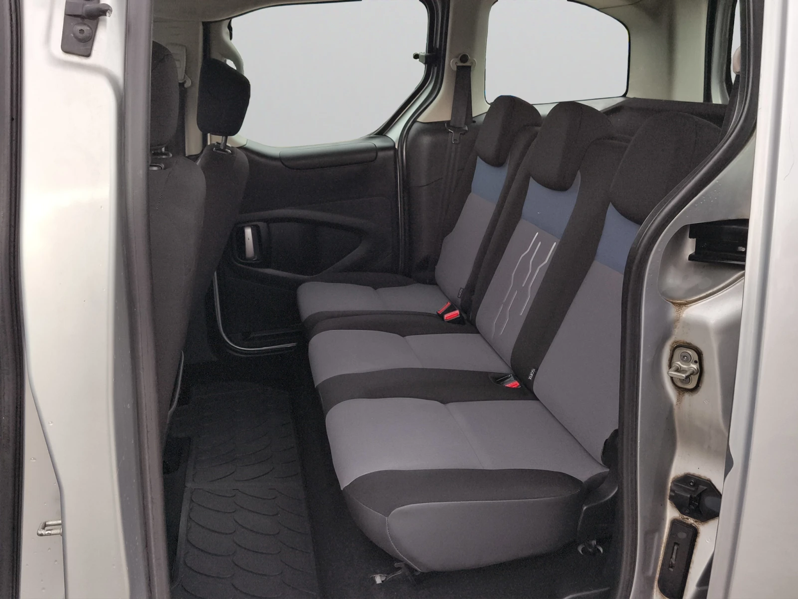 Peugeot Partner TEPEE ACTIVE 1.6HDI 92 MPV//1501117 | Mobile.bg � ����������� 12