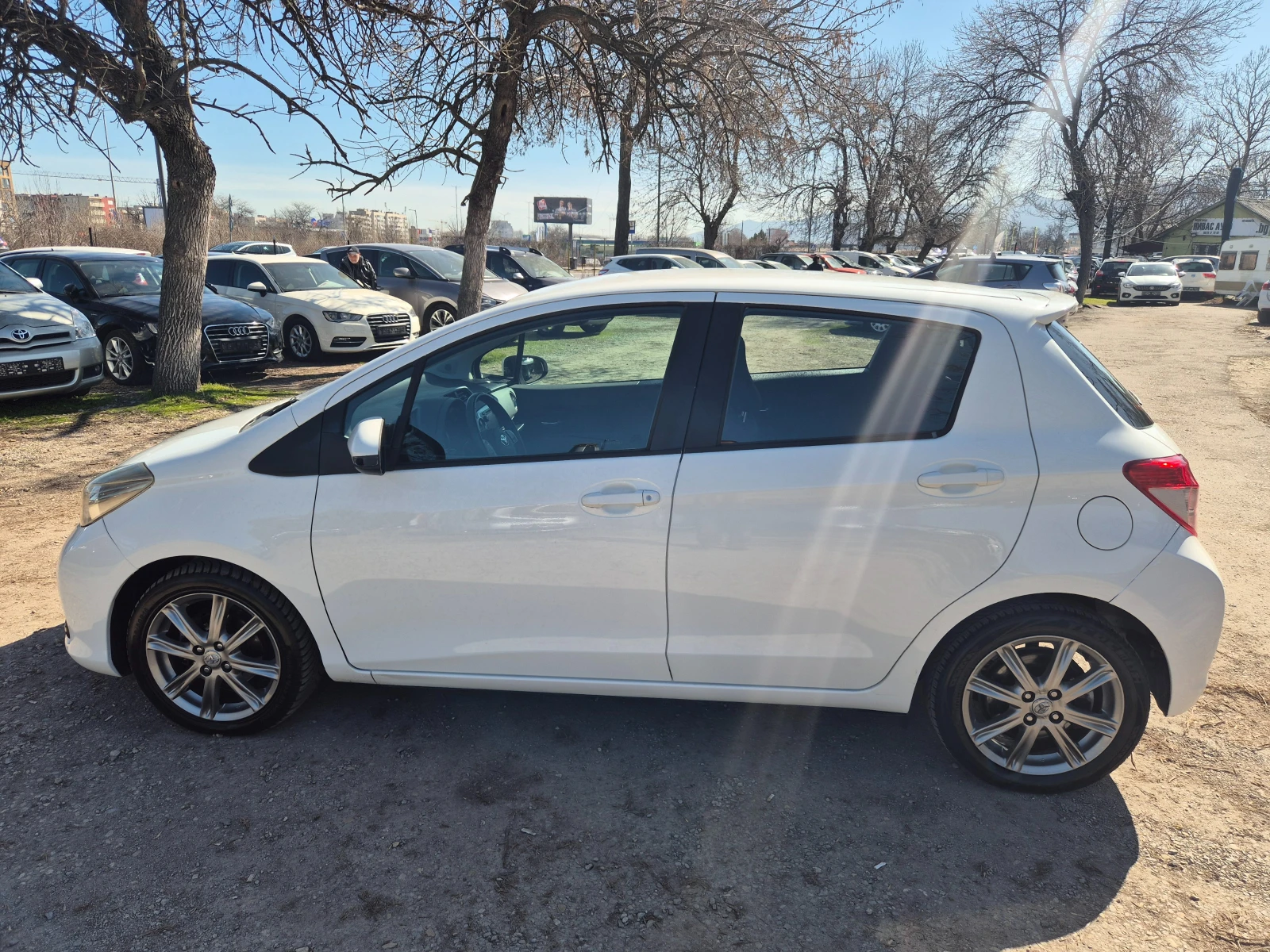 Toyota Yaris 1.4D-4D AВТОМАТИК, КАМЕРА, Л.ДЖАНТИ, КЛИМАТРОНИК, снимка 7 - Автомобили и джипове - 53799303