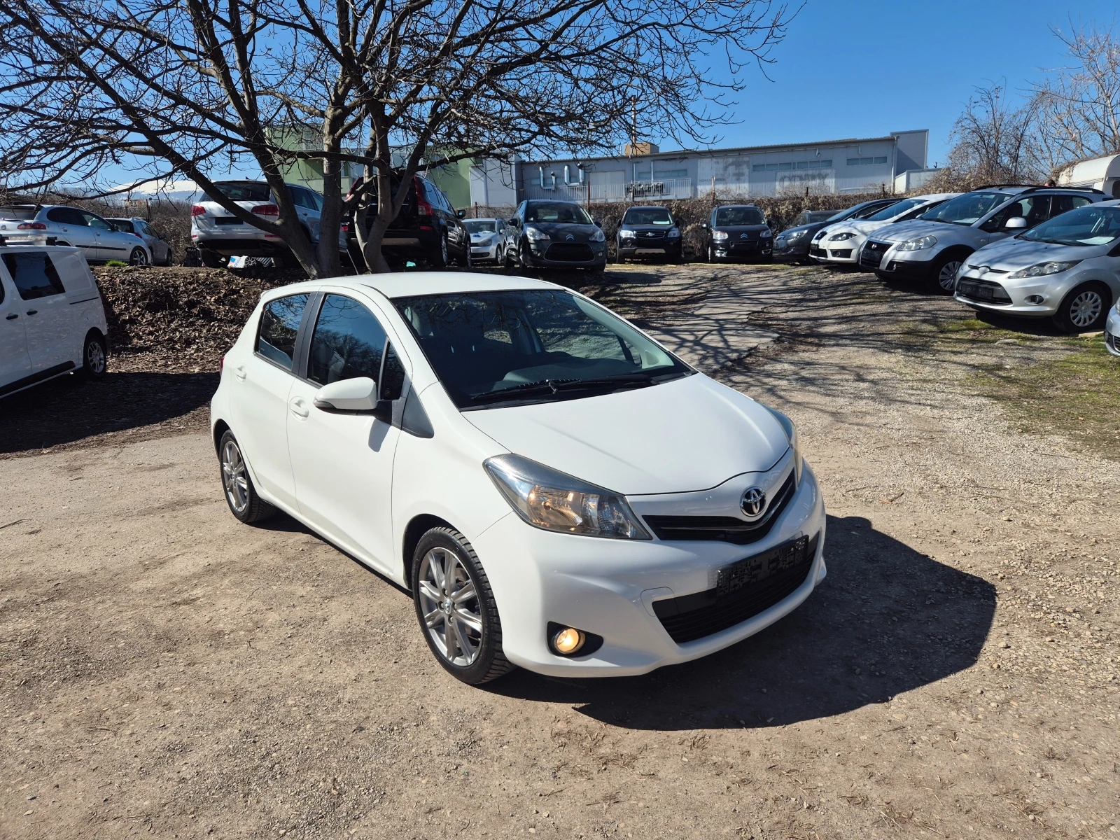 Toyota Yaris 1.4D-4D AВТОМАТИК, КАМЕРА, Л.ДЖАНТИ, КЛИМАТРОНИК, снимка 3 - Автомобили и джипове - 53799303