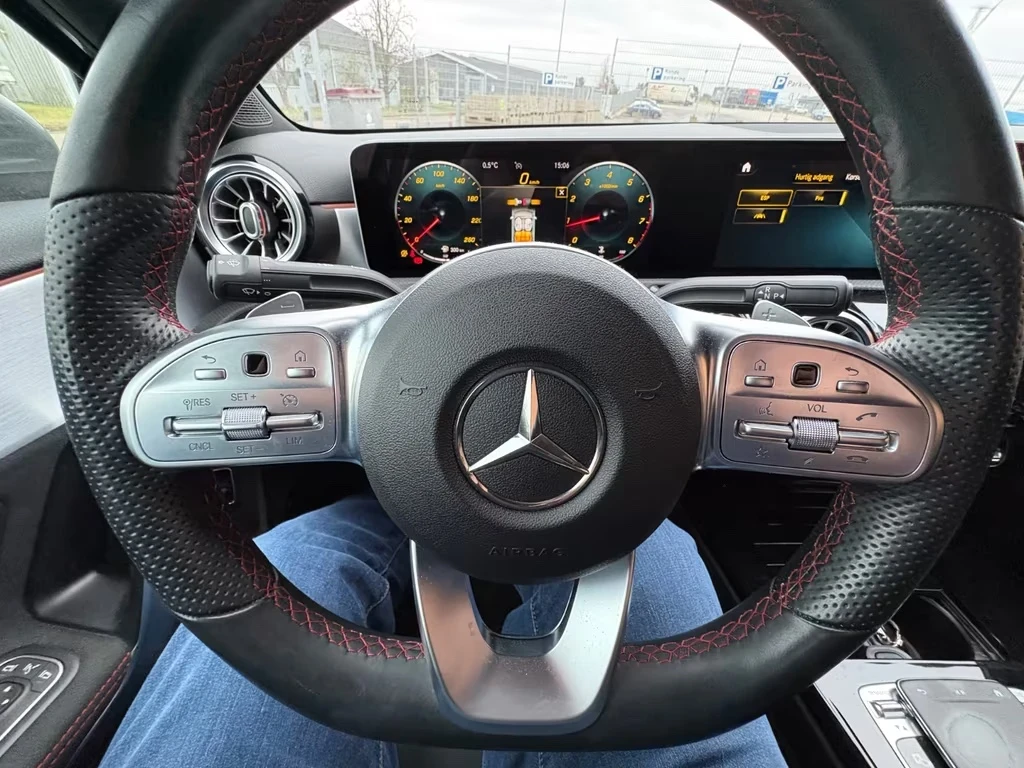 Mercedes-Benz A 220 Limousine AMG LINE 4Matic 190ps DK, снимка 12 - Автомобили и джипове - 54153853