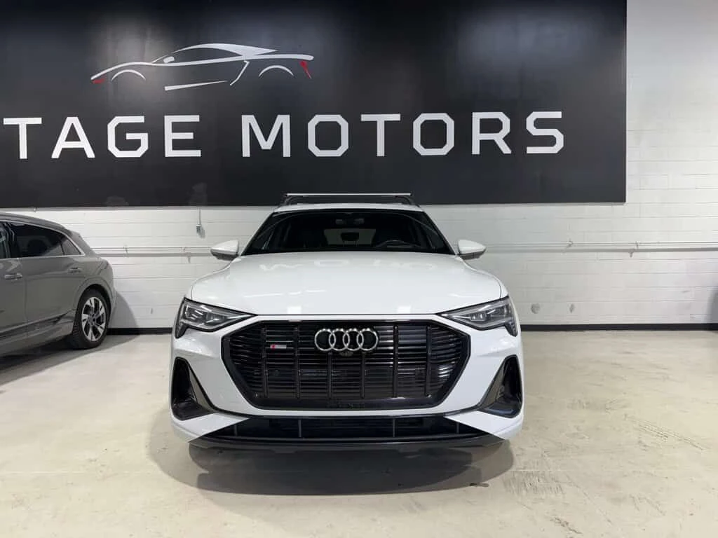 Audi E-Tron * Technik * ОБДУХВАНЕ * ХЕД ЪП * МАСАЖ * 360, снимка 2 - Автомобили и джипове - 54183087