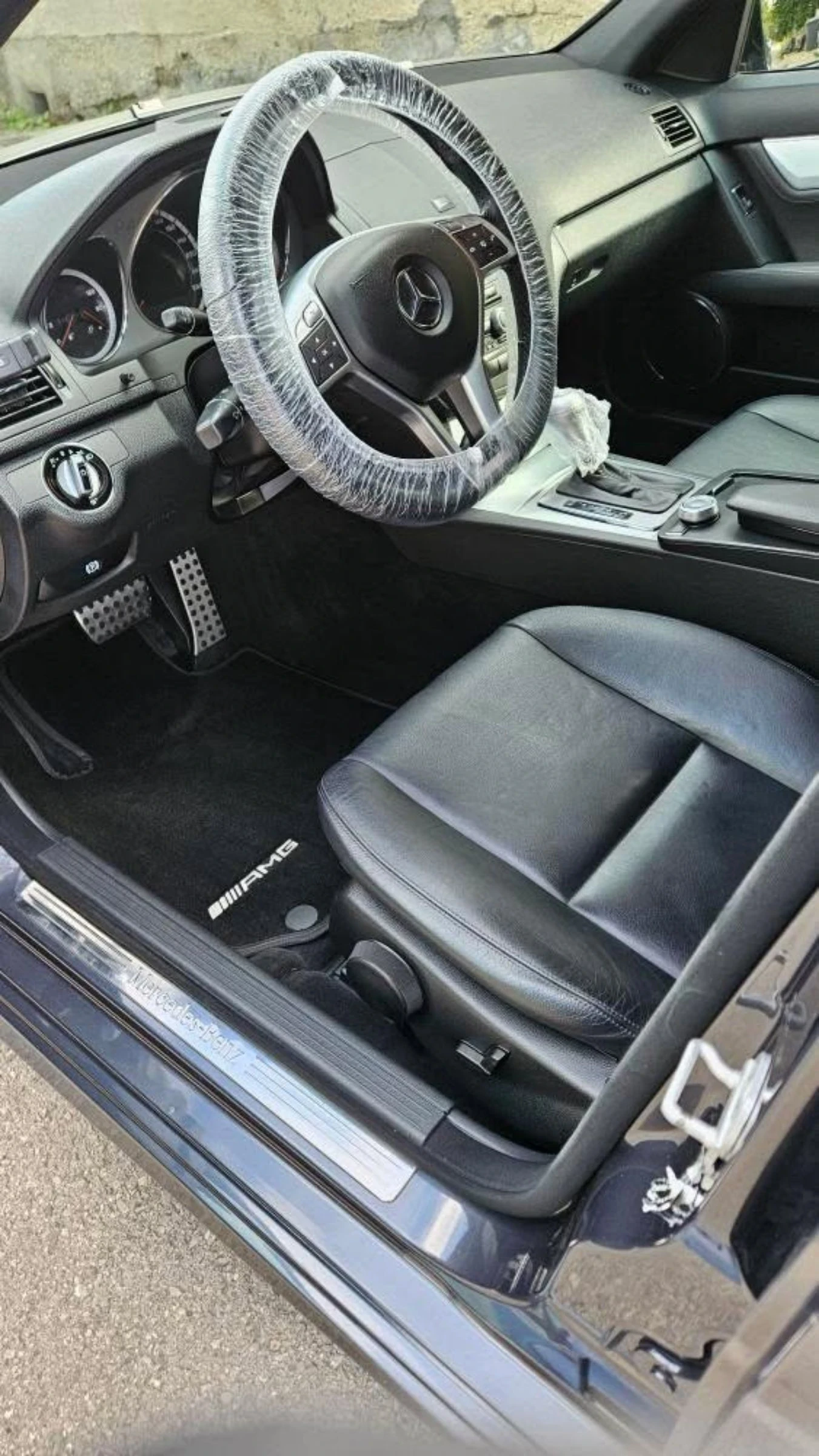 Mercedes-Benz C 350 AMG , снимка 4 - Автомобили и джипове - 54415334