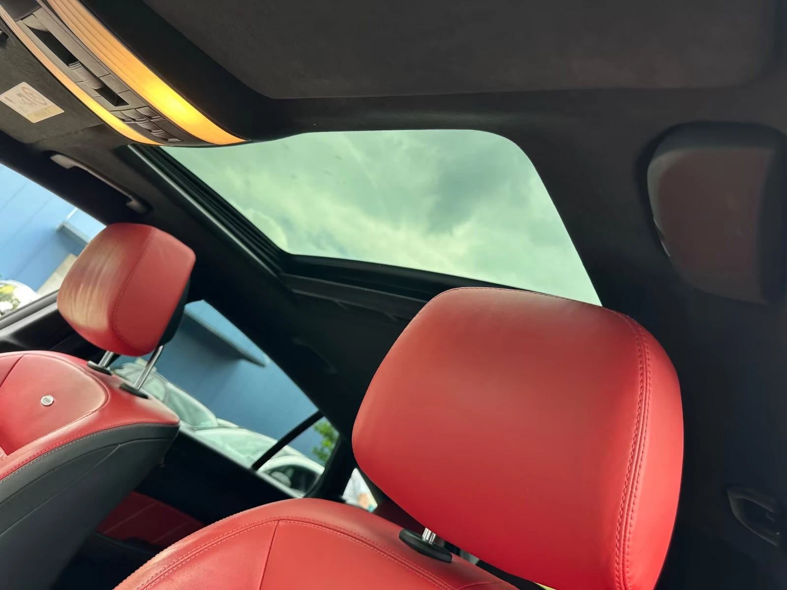 Mercedes-Benz CLS 350 d/4MATIC/258HP/AMG/DESIGNO/DISTR/MEMO/H&K/CAM/308q, снимка 10 - Автомобили и джипове - 54562602