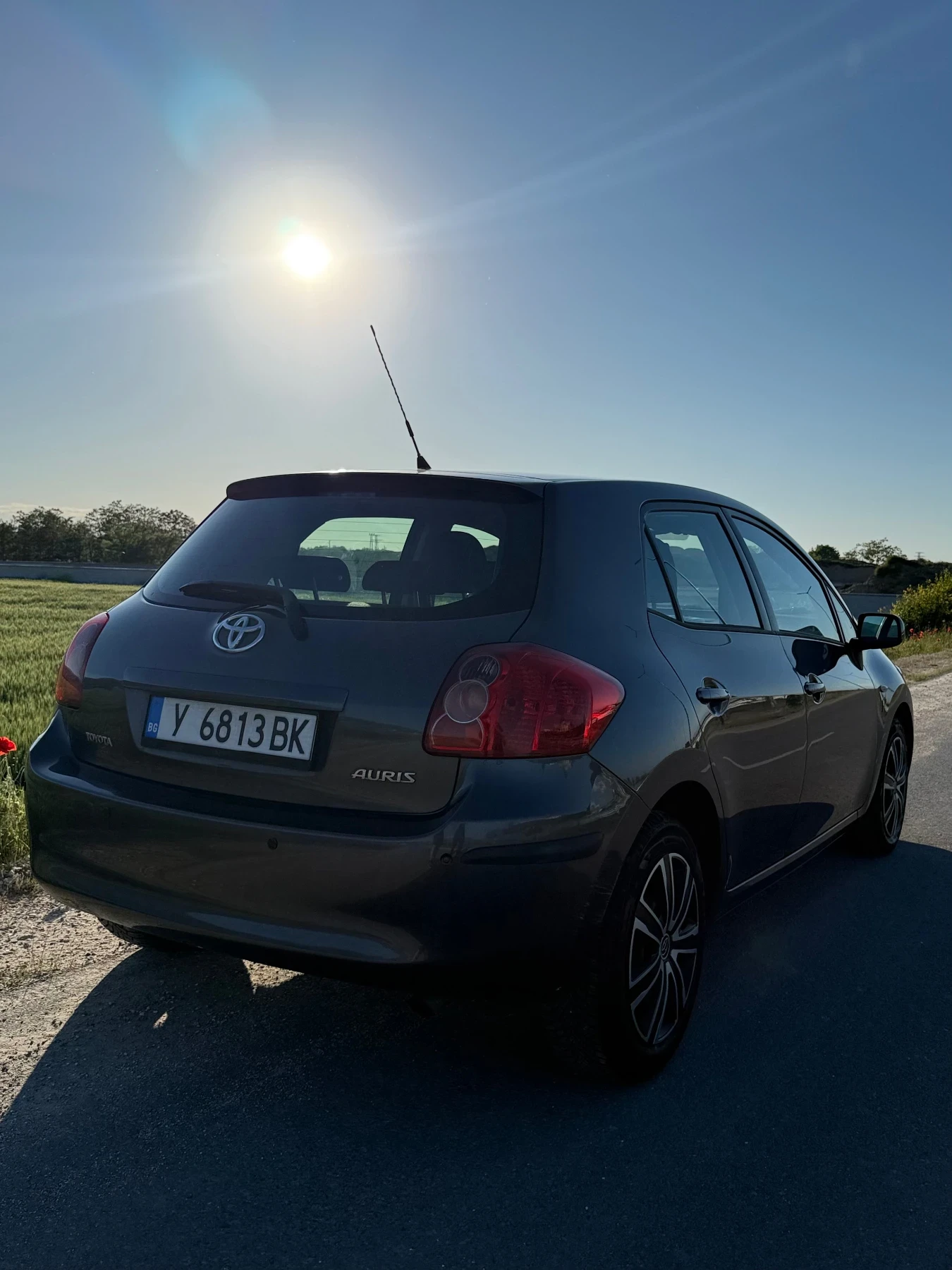 Toyota Auris 1.4 VVT-I, снимка 3 - Автомобили и джипове - 54567330