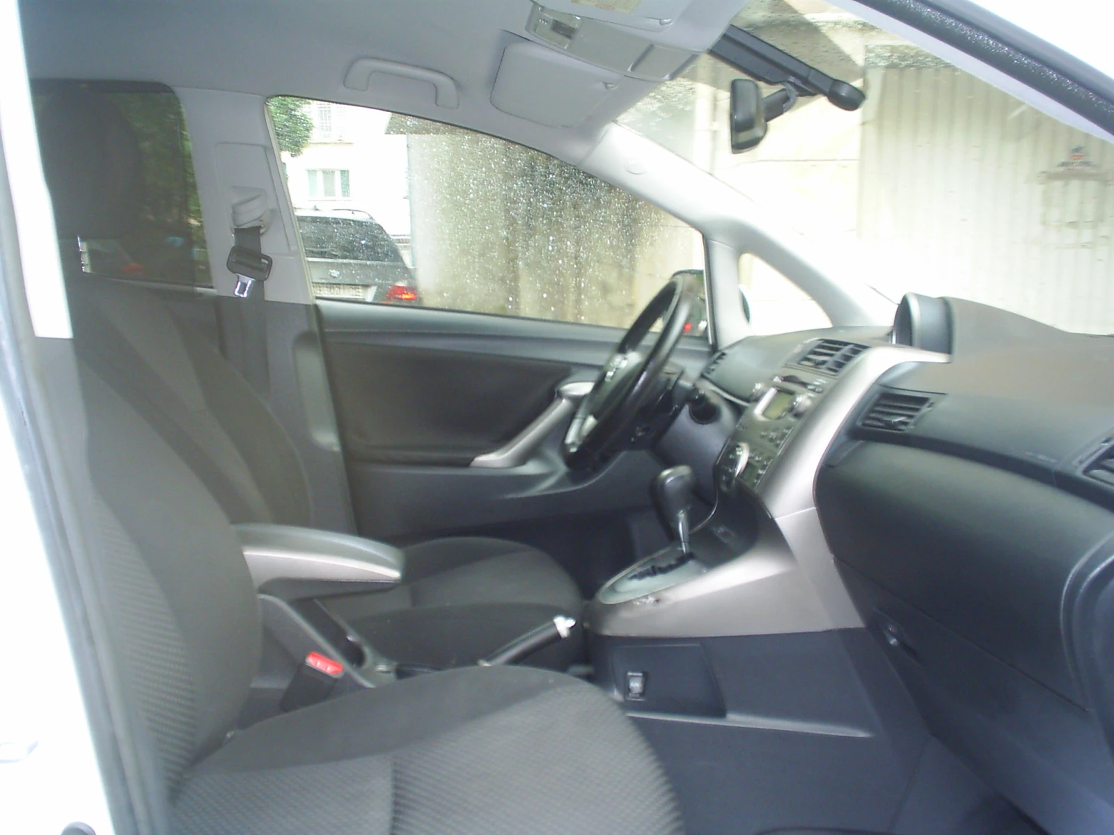 Toyota Verso 2.2 D-4D Automat, снимка 11 - Автомобили и джипове - 54581172