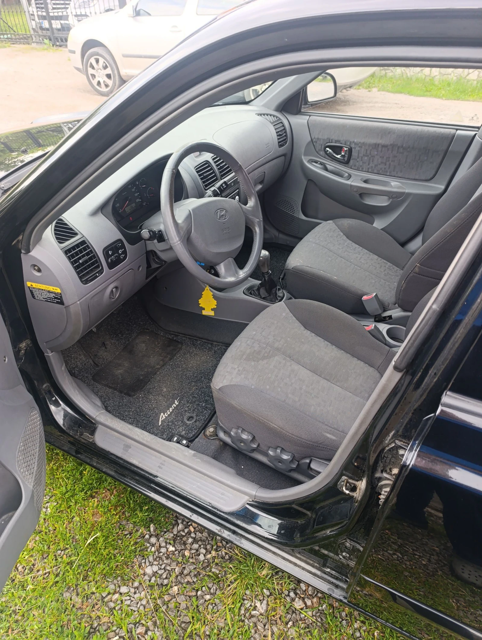 Hyundai Accent 1.3 -ел пакет , снимка 13 - Автомобили и джипове - 54823968