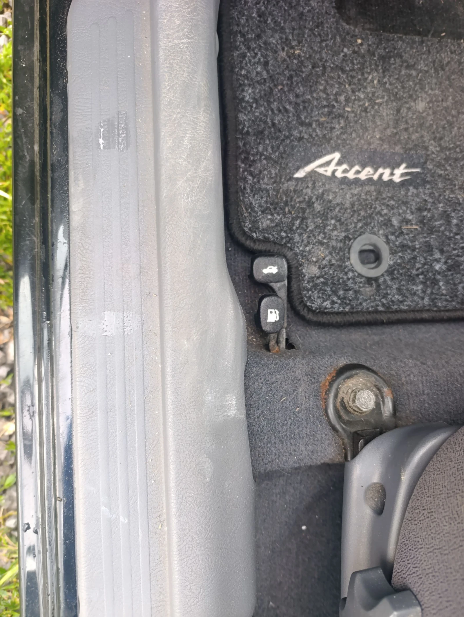 Hyundai Accent 1.3 -ел пакет , снимка 11 - Автомобили и джипове - 54823968