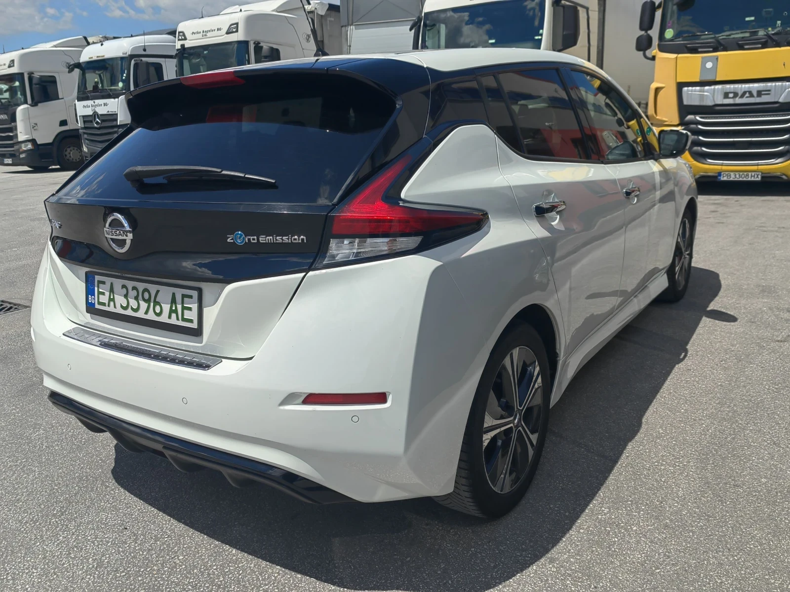 Nissan Leaf  Термопомпа , Фул Лед , 360 камери , про пилот парк, снимка 5 - Автомобили и джипове - 55304460