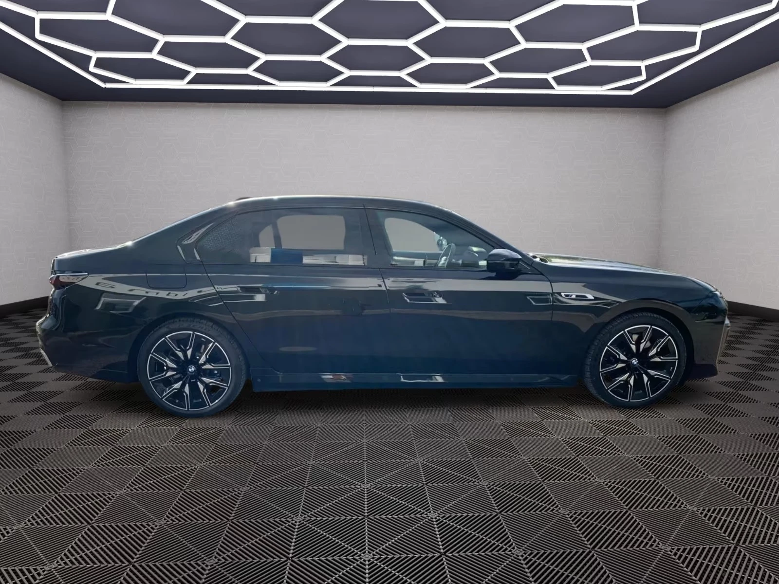 BMW i7 M70 / THEATRE SCREEN / B&W / SKY LOUNGE / EXECUTIV, снимка 7 - Автомобили и джипове - 55562918