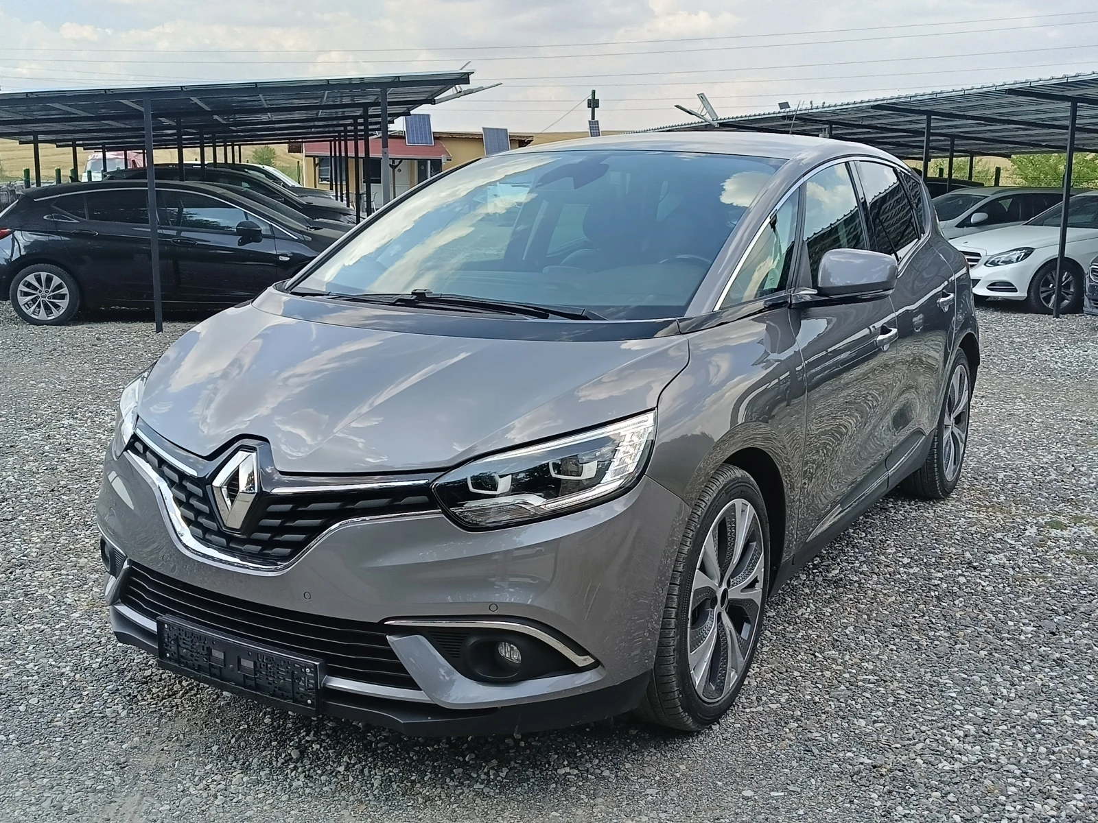 Renault Scenic 1.6dci* Navi* Камера, снимка 7 - Автомобили и джипове - 55589757