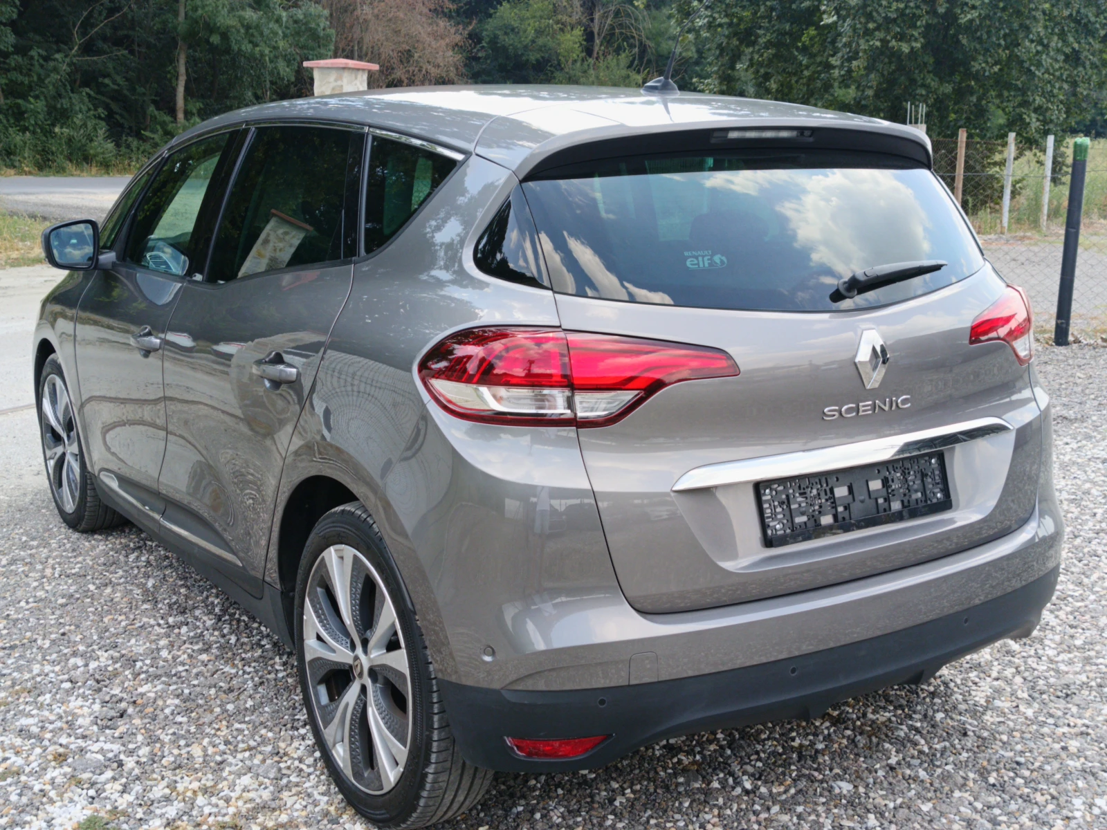 Renault Scenic 1.6dci* Navi* Камера, снимка 6 - Автомобили и джипове - 55589757